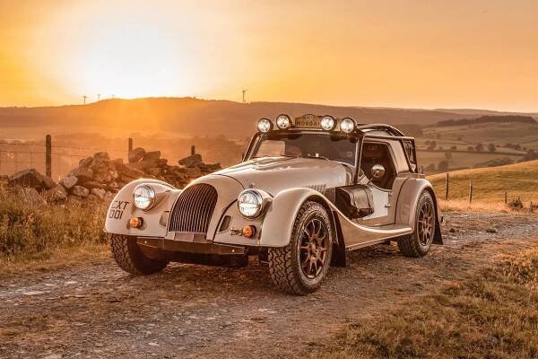 Morgan představil retro sporťák do terénu. Vznikne jen osm kusů