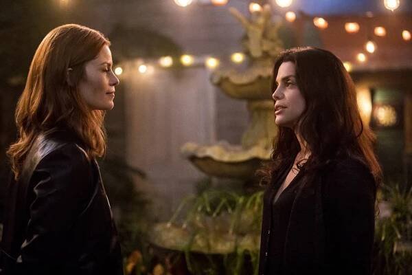Námořní vyšetřovací služba: New Orleans - Pandořina skříňka - část druhá - Z filmu - Cassidy Freeman, Vanessa Ferlito