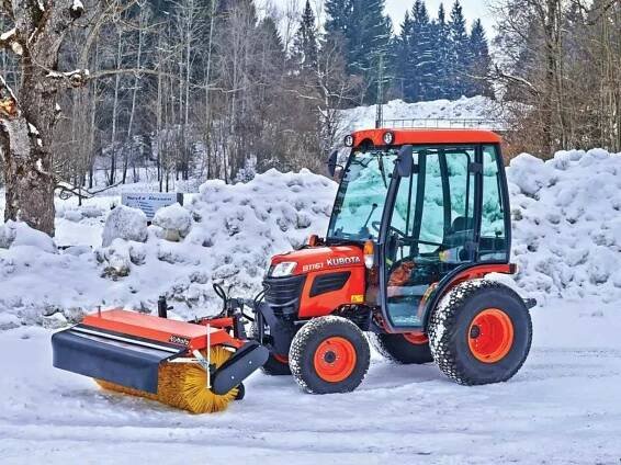 Traktor Kubota B1161 Rops (16 HP)
