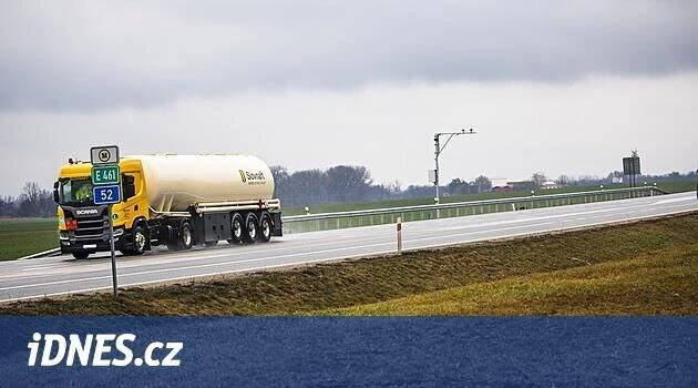 Silničáři vyzráli na odpor aktivistů. Dálnice do Vídně se blíží stavbě