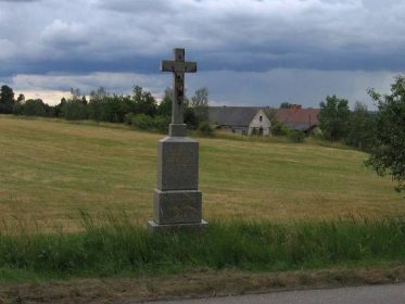 Soubor:Kramolín (okres Třebíč) - kříž u silnice na Mohelno.jpg – Wikipedie
