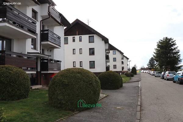 Prodej bytu 3+1 72 m², Družstevní, Hrádek