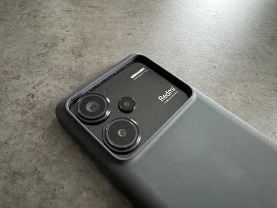 Xiaomi Redmi Note 13 Pro+ 5G, recenze, kryt