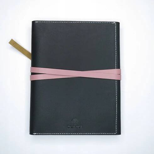 Kožená obálka na notes A5 černá elegantní jako dárek OLIVKA