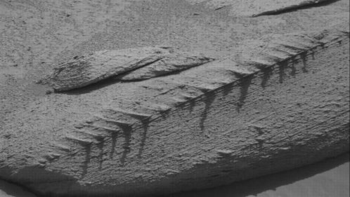 Podivný objev na Marsu. Zvláštní kameny mohou být zbytky vesmírné lodi
