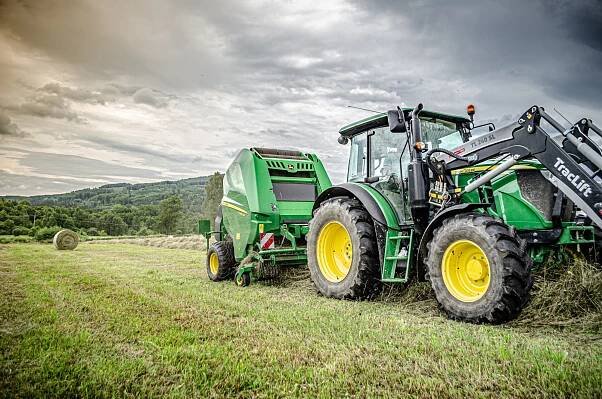 Lis John Deere V451M | Články | AGROZET - náhradní díly, zemědělské stroje a technika