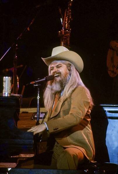  Leon Russell performs at the Sacramento Memorial Auditorium May 29, 1976. 