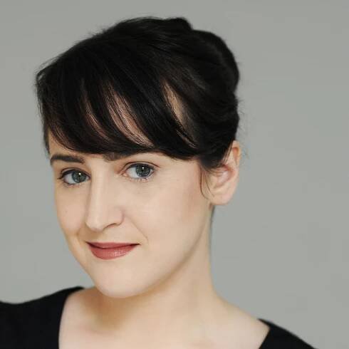 Mara Wilson Had Great Opportunities and Difficult Challenges - Make It OK