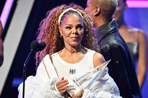 Janet Jackson Receives ICON Award at the 2025 American Music Awards: 'I Don't Consider Myself an Icon'