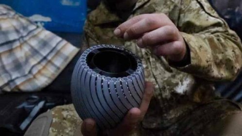 Speciální tříštivá munice FRAG z Ukrajiny působí násobně větší škody než granáty, na jediný zásah rozmetá klidně 10 vojáků