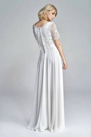 Svatební šaty s pelerínkou 36