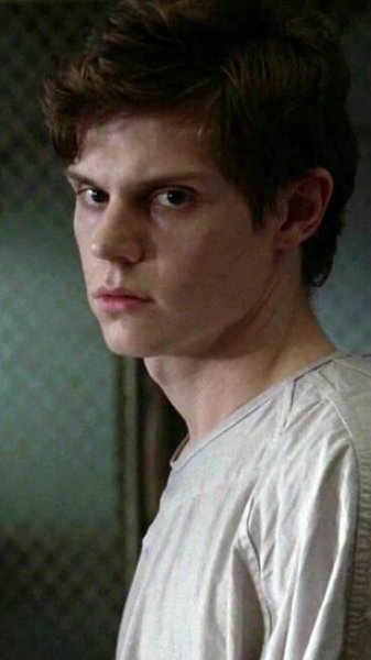Pin on EVAN PETERS 💕💕