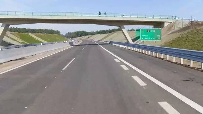Česko má nový kus dálnice. Jihočeská D3 se rozšířila o 3 kilometry