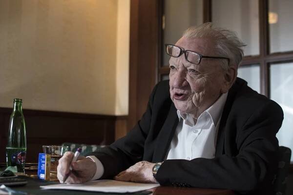 Dvojitý pohřeb Miloslava Stingla (†89): Slavného cestovatele uložili na Slavíně!