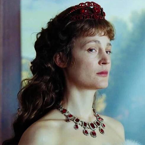 Corsage review: Vicky Krieps is a haunted royal with a 19.5-inch waist in this tastefully anachronistic romp