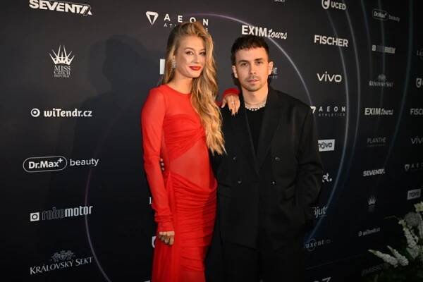 FOTO: Petr Lexa vyvedl svou krásnou Survivorku Natáli Kotkovou. – stránka 8