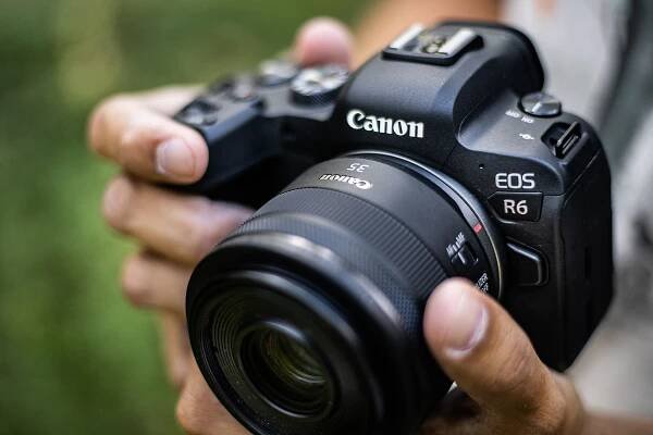 Canon EOS R6: RECENZE