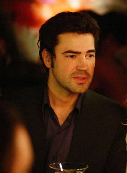 RON LIVINGSTON, SARAH JESSICA PARKER, SEX AND THE CITY : SEASON 5, 2002