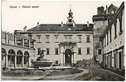 Soubor:21473-Zbiroh-1920-Nadvori zamku-Brück & Sohn Kunstverlag.jpg