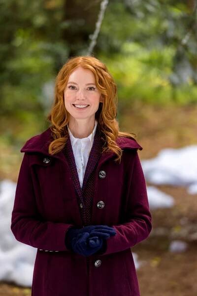 The Mistletoe Inn - Promo