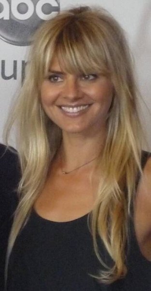 Eliza Coupeová