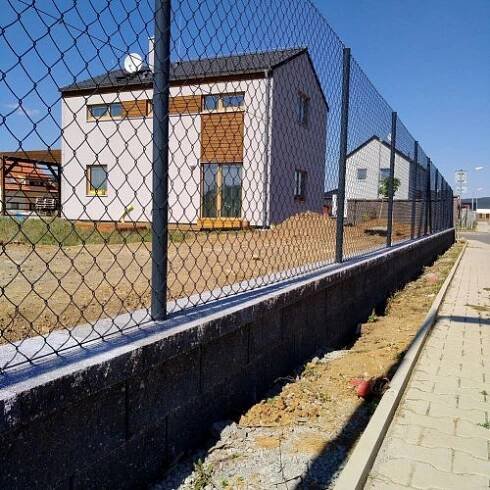 Oplocení , betonové ploty a opěrné zdi Kladno -