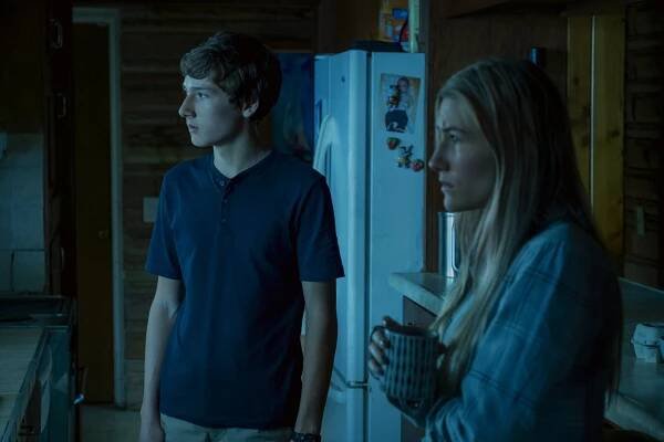 Ozark - Všechno, nebo nic - Z filmu - Skylar Gaertner, Sofia Hublitz