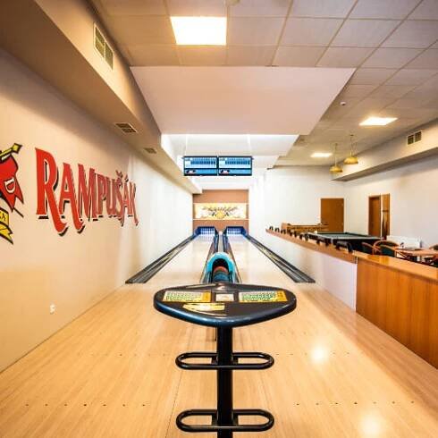 Hospůdka s bowlingem - Pivovar Rampušák 