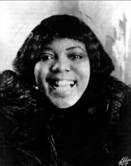  BESSIE SMITH