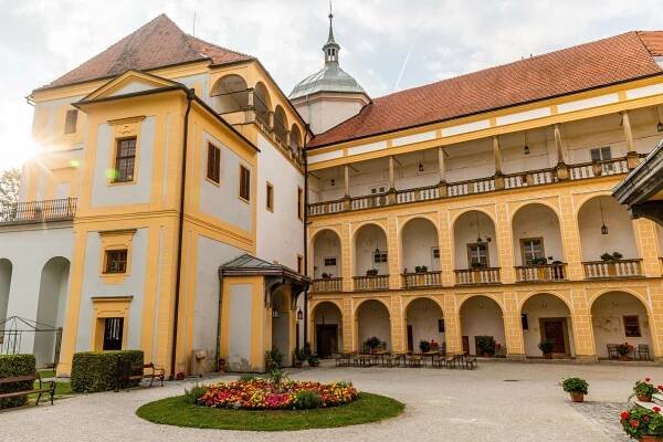 Tovačov - perla mezi rybníky a jezery - R.I.C. Olomouc