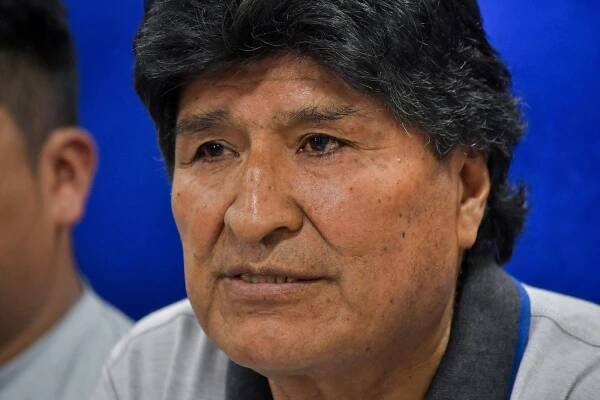 Bolivijský exprezident Morales se nedostavil k soudu, hrozí mu zatykač