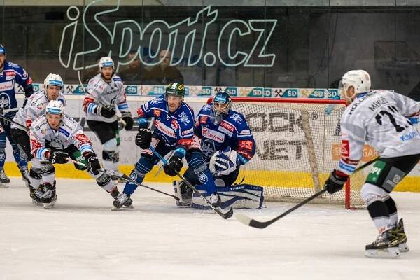 PODÍVEJTE SE: Rytíři mají ohromnou fazonu, Vary rozprášili 5:0