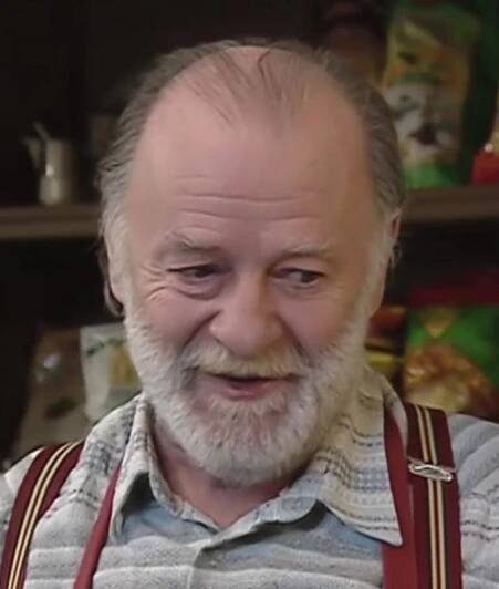 Jiří Pecha v seriálu Dobrá čtvrť (2005-2008, režie Karel Smyczek, 1. díl)