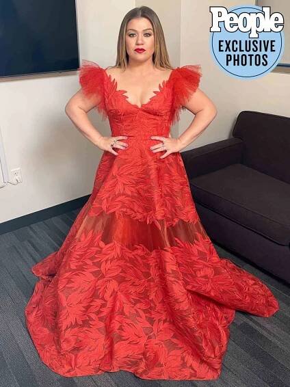 Kelly Clarkson Hair BTS