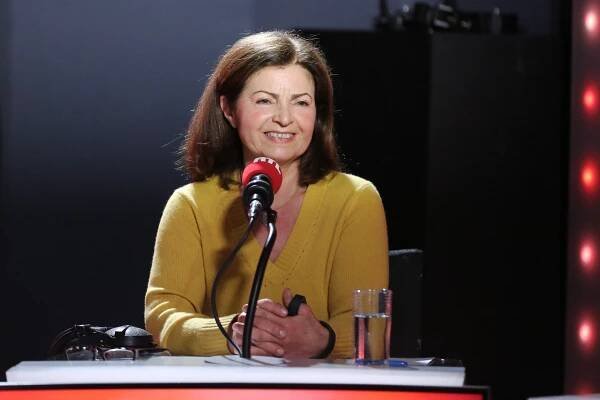VIDÉO - Les Grosses Têtes : Darie Boutboul impressionnée par Arielle Dombasle