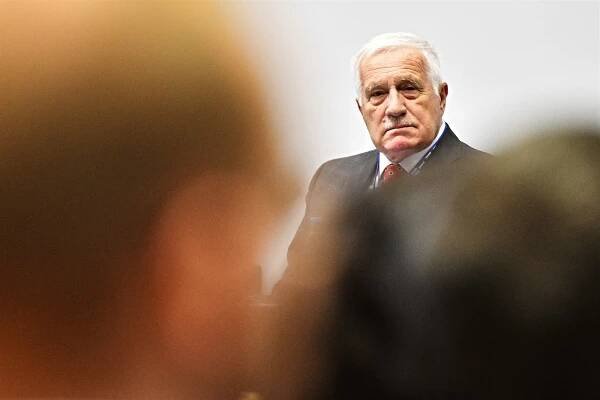 Klaus: Šíření viru je cenou za Schengen. Globalizovaný svět je zranitelný