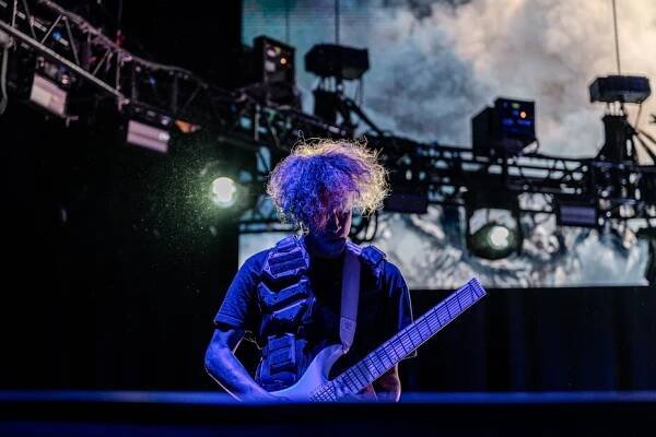 NAŽIVO: Ztělesněná agrese. Násilnický zpěvák Falling in Reverse poslal Prahu do vězení | Headliner