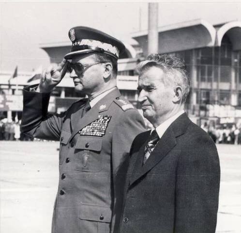 File:Wojciech Jaruzelski & Nicolae Ceaușescu.jpg - Wikimedia Commons