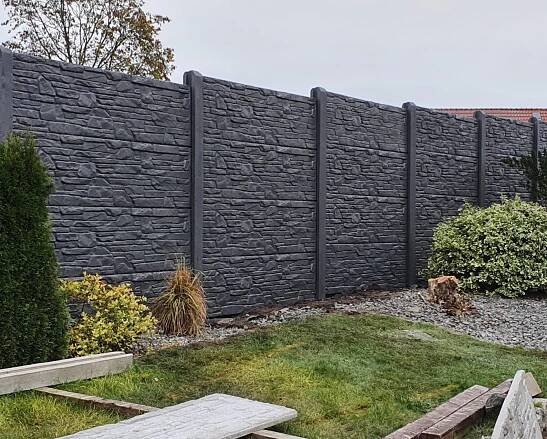 Betonzaun aus Polen von Almstad - hohe Qualität und Lebensdauer.