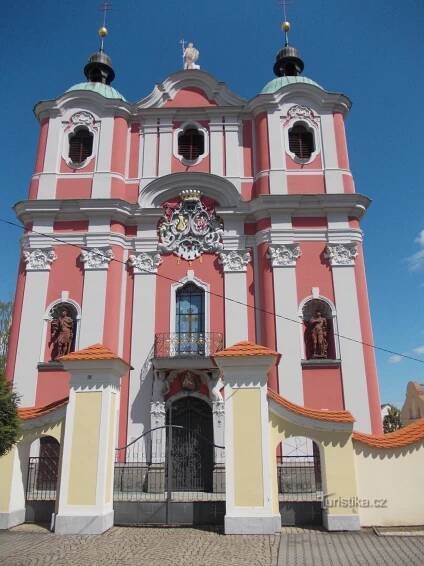 priečelie kostola sv. Jana Krstiteľa