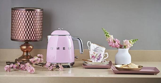 Rychlovarná konvice 50's Style Mini - Smeg KLF05BLEU | FormAdore