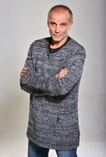 Perličky z kultovního Kamaráda do deště: Výbuch v centru Prahy, cool dvojka Tofi a Vaculík a jeden velký hit