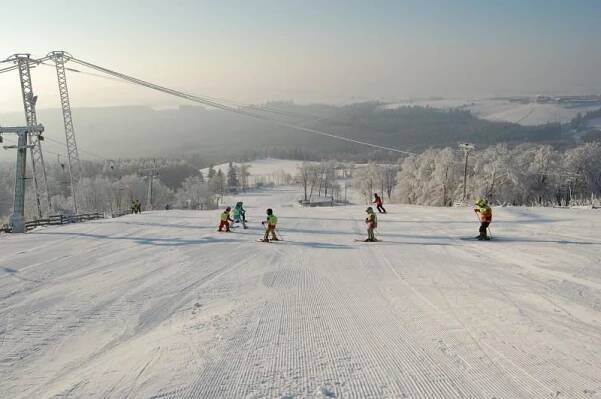 Ski areál Karasín - areál byl trvale zrušen - informace a mapa