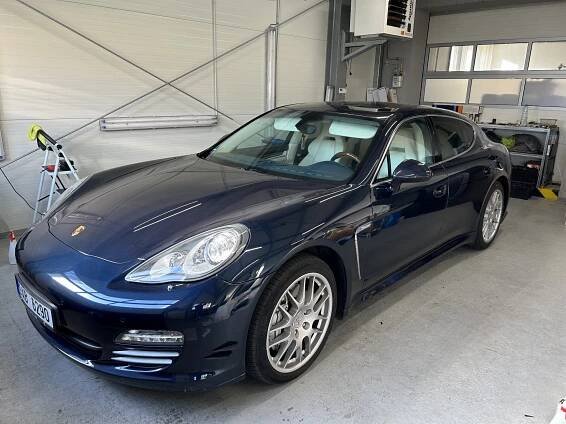 Porsche Panamera 4S | VFOLIE.cz | Tónování autoskel | Fólie na okna – budovy Olomouc
