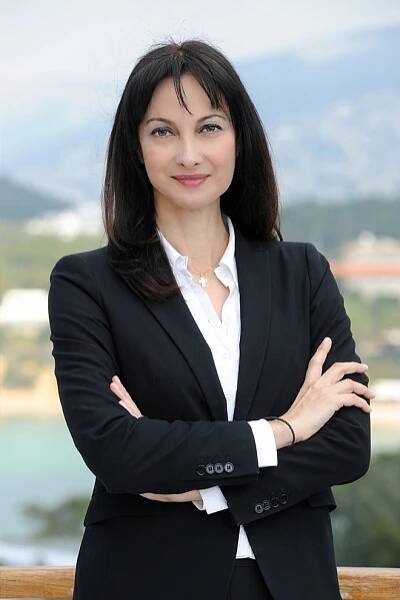 HELLENIC REPUBLIC MINISTRY OF TOURISM THE MINISTER