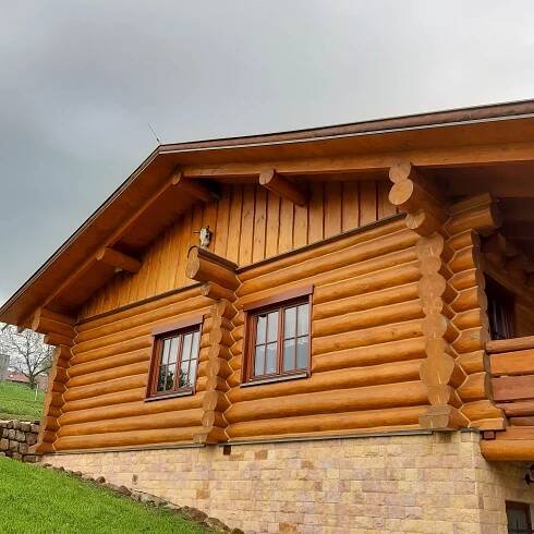 GALERIE – Profesionální tmelení srubů a roubenek
