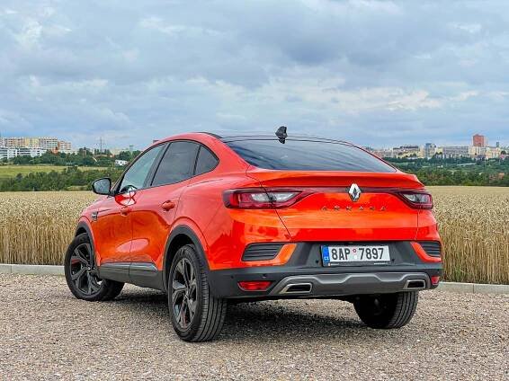 Test Renault Arkana TCe 140 EDC: Výtečné auto – GripTV
