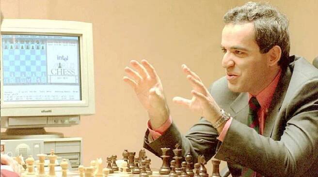 Garri Kasparov vs. Deep Blue: Jak člověk poprvé prohrál partii šachu proti počítači