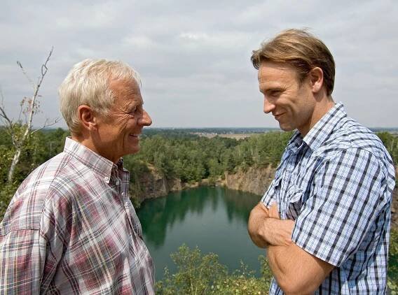 In aller Freundschaft - Starke Söhne - Z filmu - Rolf Becker, Bernhard Bettermann