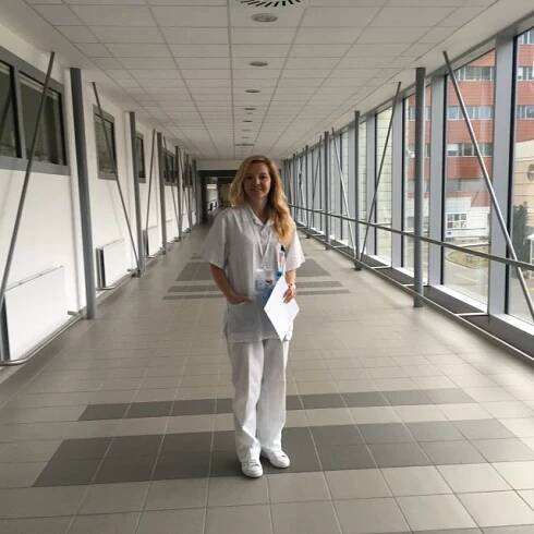 Podle Evy Brichtové je pro neurochirurgii důležité umět se koncentrovat a rychle rozhodovat | foto: Zdeňka Trachtová,  Český rozhlas